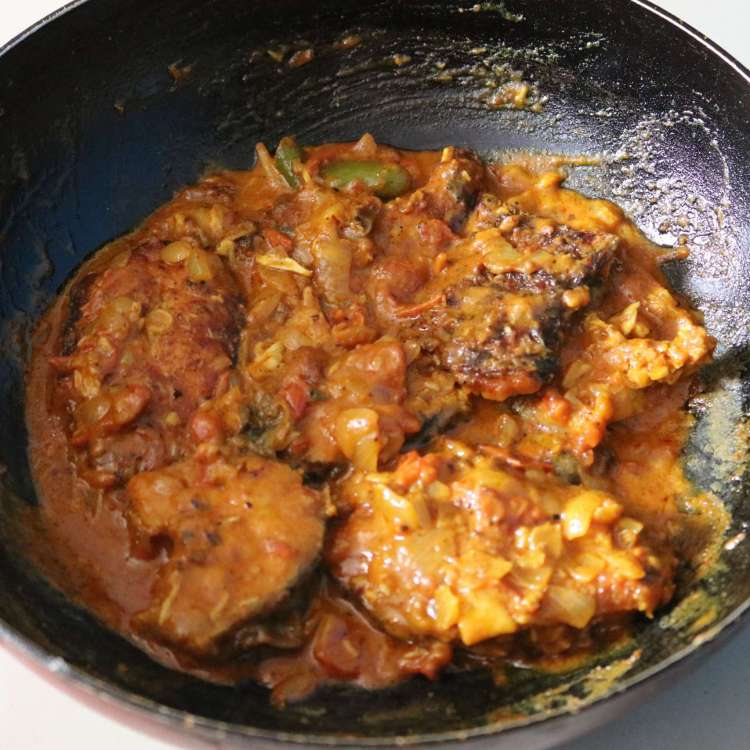 cut fish curry – FreeCaptures